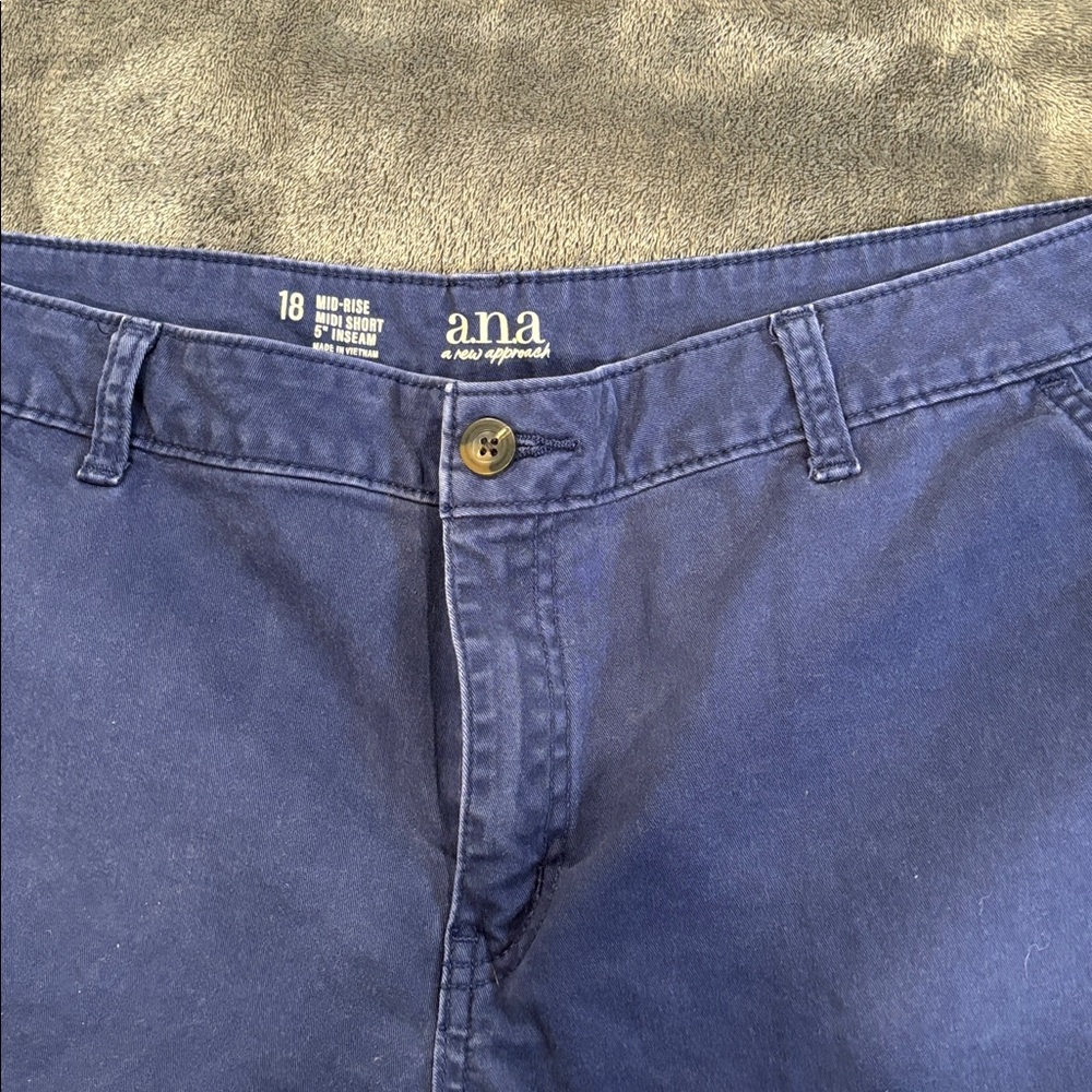 a.n.a. A New Approach Blue
Size 18 Mid-Rise Shorts
EUC - Picture 2 of 3